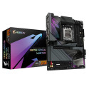 GIGABYTE Scheda madre X870E AORUS MASTER - Supporta CPU AMD Ryzen 9000, VRM digitale a 16+2+2 fasi, fino a 8200MHz DDR5 (OC), 4xPCIe 5.0 + 4xM.2, Wi-Fi 7, LAN 5GbE, USB 3.2 Gen 2x2