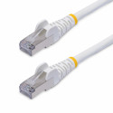 StarTech.com Cavo Ethernet CAT8 bianco da 15m, RJ45 Snagless, 25G/40G, 2000MHz, 100W PoE++, S/FTP, cavo lan in rame puro 26AWG, LSZH, cavo patch di rete schermato con rilievi di trazione, testato individualmente